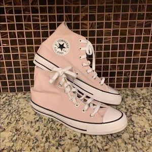 *NEVER WORN*Chuck Taylor All Star HighTop Converse